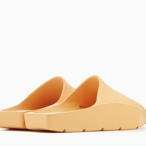 Jordan Hex Mule Slide- Celestial Gold - Picture 2 of 12